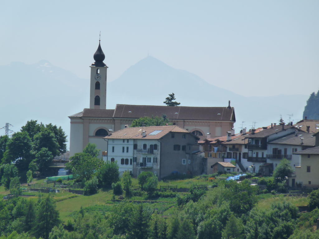 Albergo Dolomiti Capriana Eksteriør billede